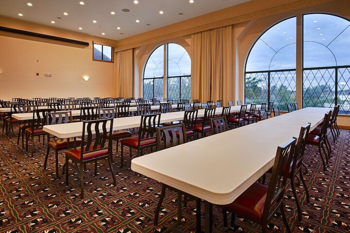 Best Western Plus Dockside Waterfront Inn