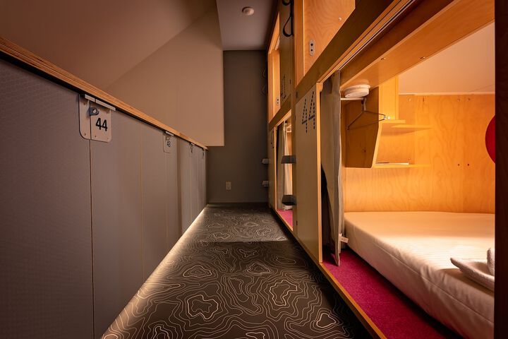 Room 22 of 65