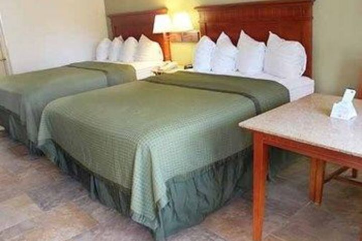 Rodeway Inn & Suites