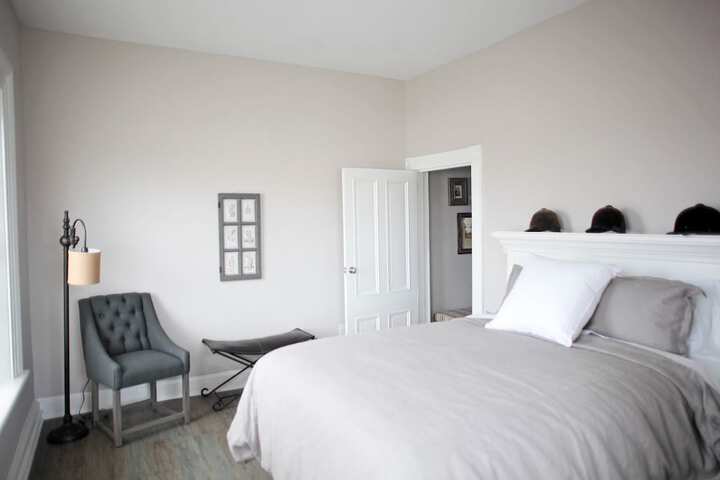 Room 30 of 103