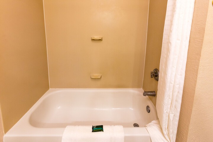 Room 32 of 52
