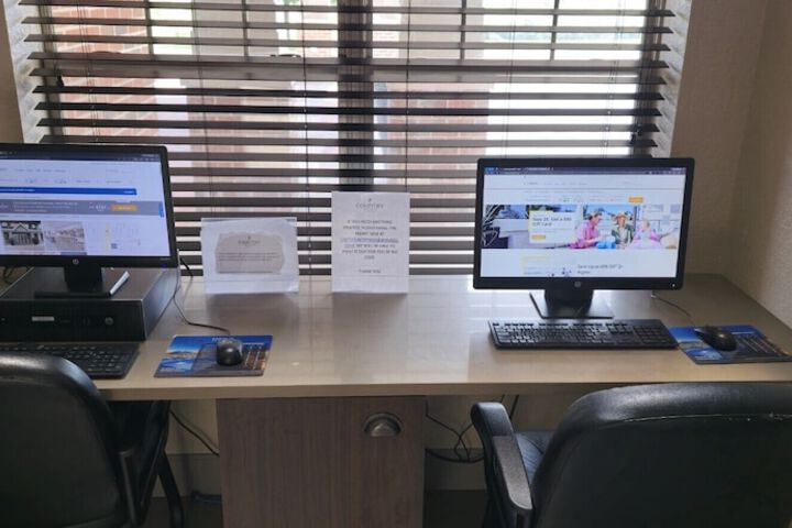 Business Center 28 of 28