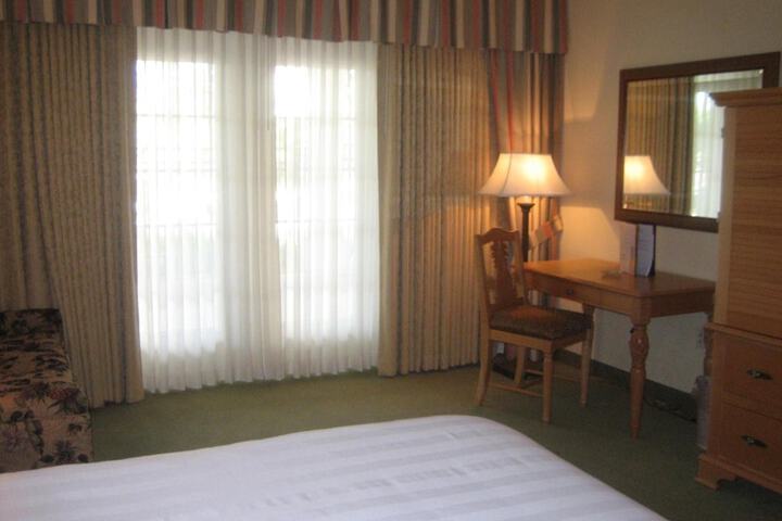 Room 23 of 37