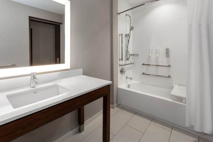 Room 15 of 29