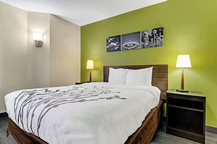 Room 20 of 34