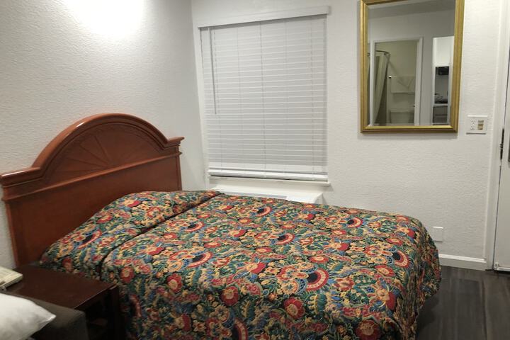 Room 12 of 17