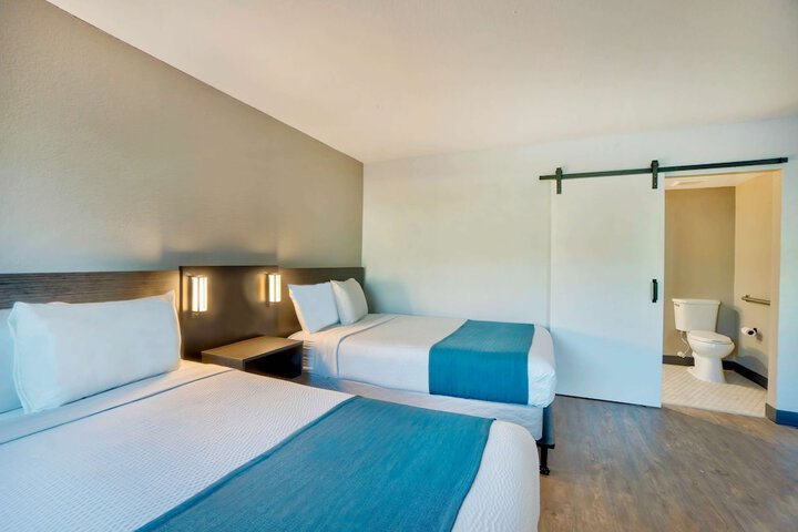Room 21 of 21