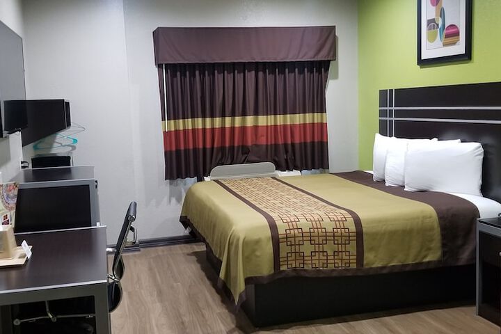 Room 41 of 47