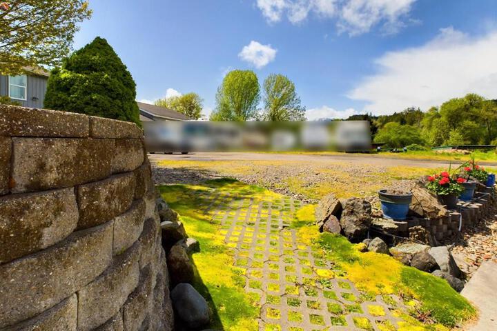 Beautiful Country Apartment AC, Pickleball, Billiards, Playground, Gardens