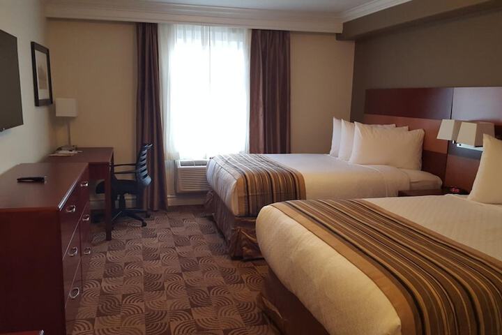 Room 28 of 47