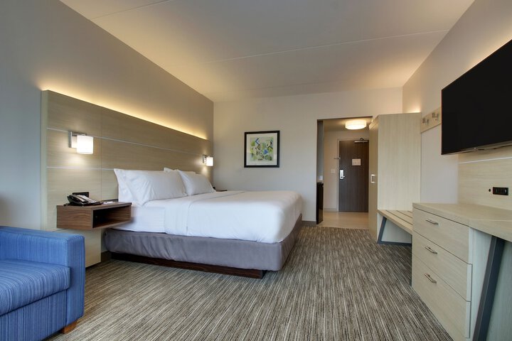 Room 17 of 32