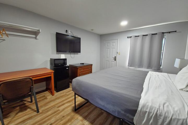 Room 12 of 17
