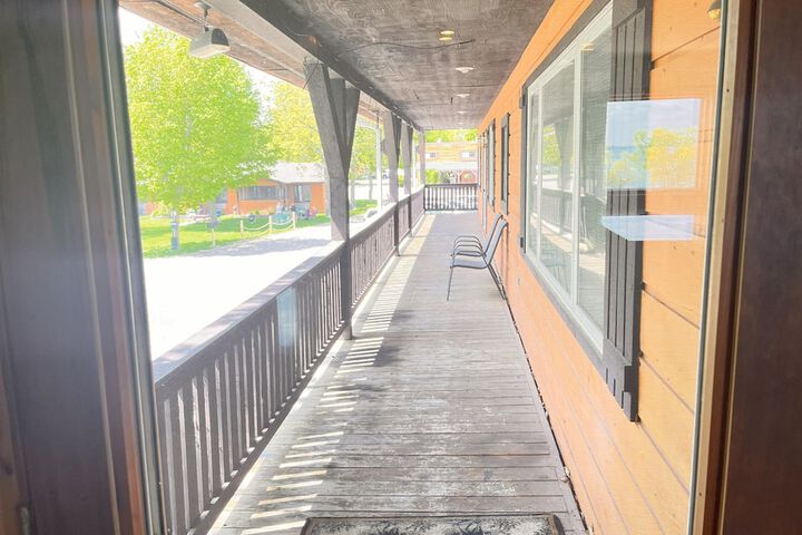Horseshoe Bay Lodge