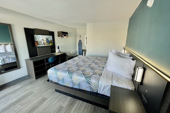 Room 14 of 27