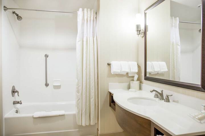 Hilton Garden Inn Milwaukee Downtown