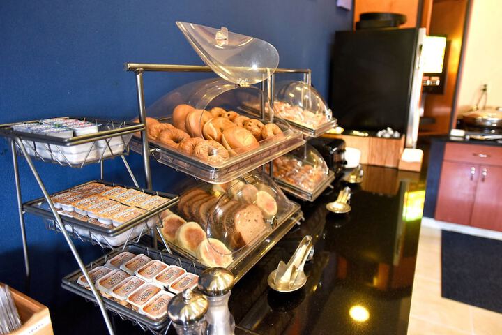 Breakfast/Coffee Service 24 of 26