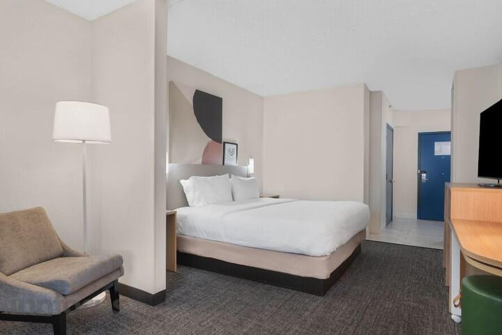 Room 14 of 15