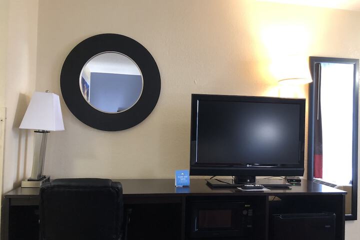 Days Inn by Wyndham Easley / Greenville/Clemson Area