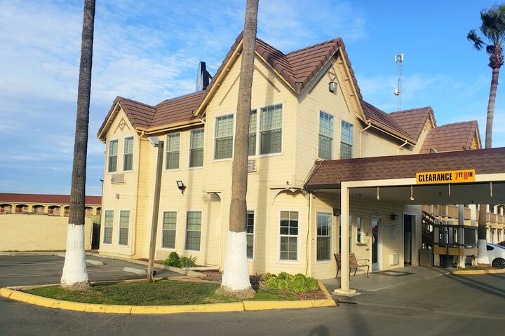 Days Inn by Wyndham Westley
