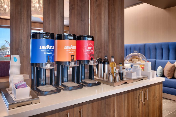 Breakfast/Coffee Service 32 of 48