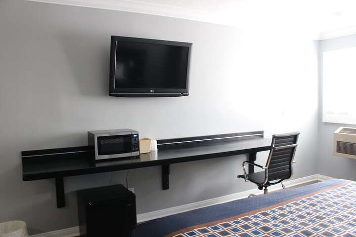 Room 11 of 24