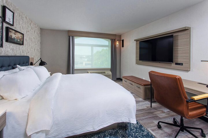 Room 10 of 31
