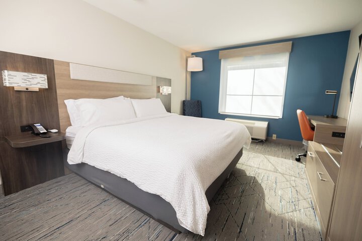 Room 13 of 46