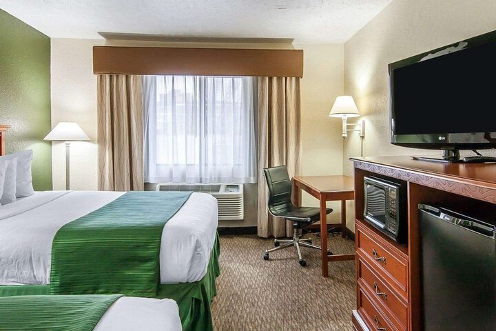 Room 10 of 37