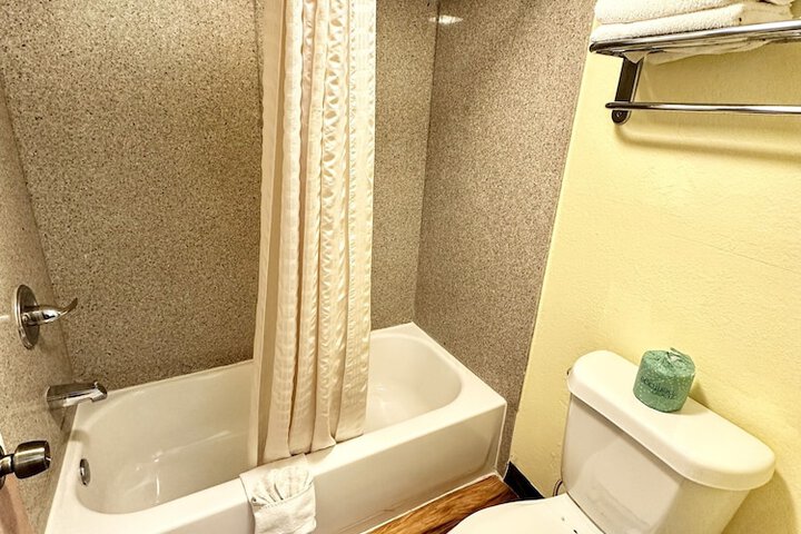 Room 20 of 23