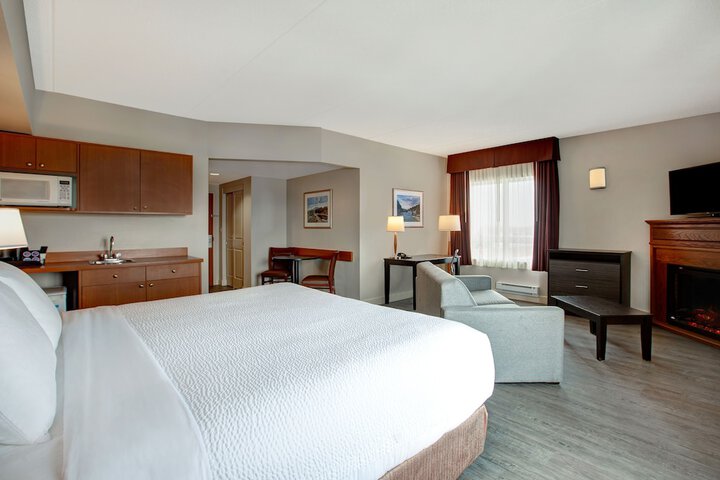 Days Inn & Suites by Wyndham Collingwood