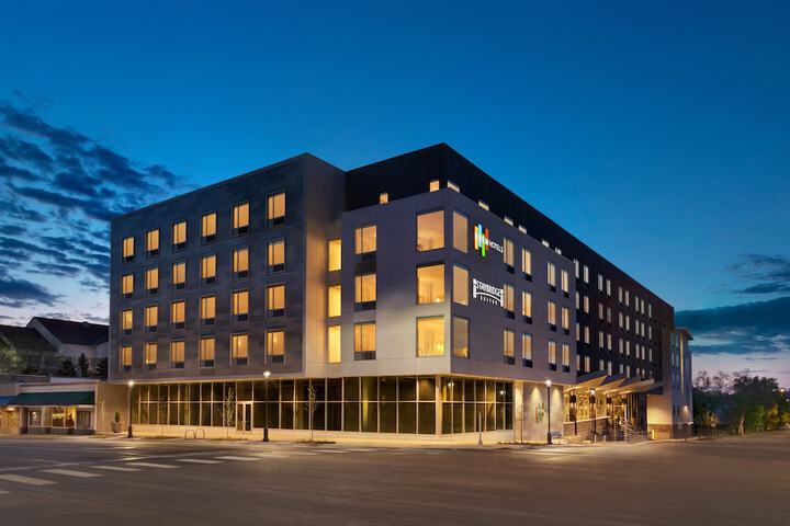 Hotel 4 of 75