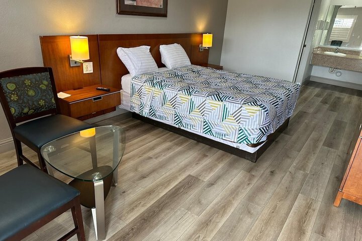 Room 17 of 23