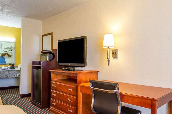 Room 21 of 27