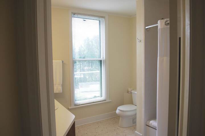 Room 200 of 217
