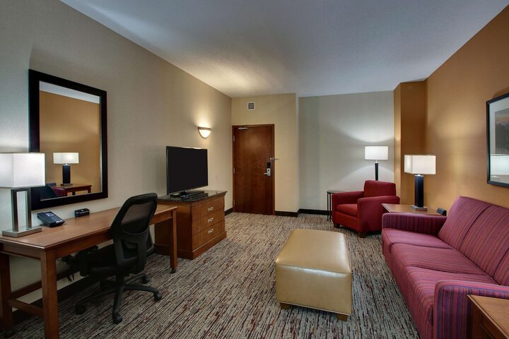 Room 30 of 83