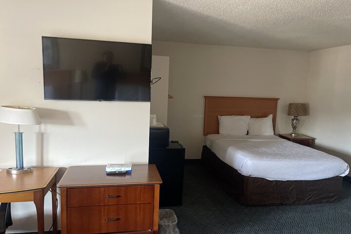 Room 25 of 32