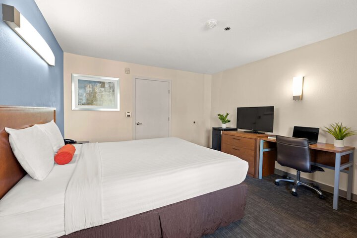 Room 7 of 14