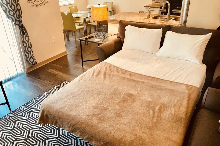 Sawgrass Mall Apartment 2