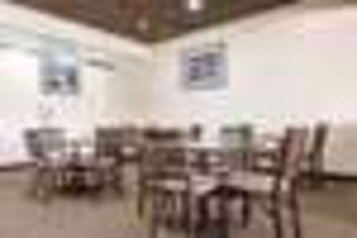 Dining 115 of 116
