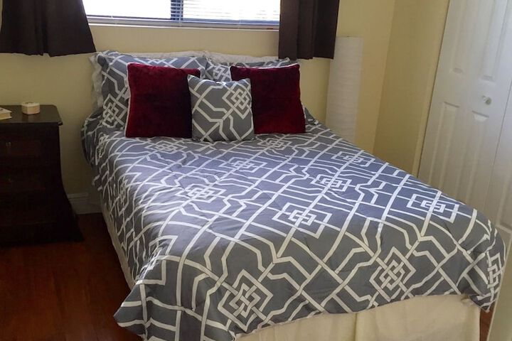Room 9 of 20