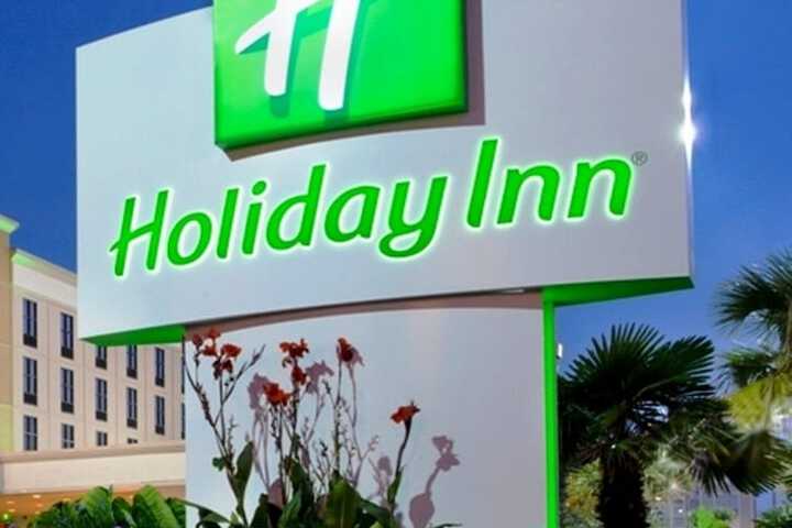 Holiday Inn & Suites Lafayette North by IHG