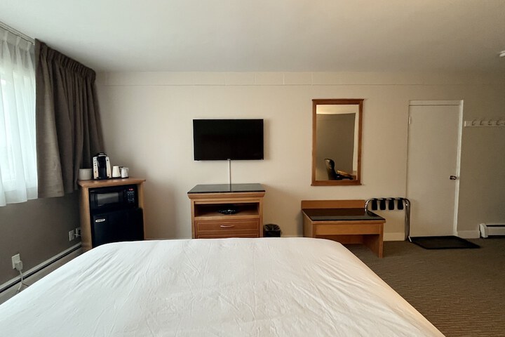 Room 21 of 38