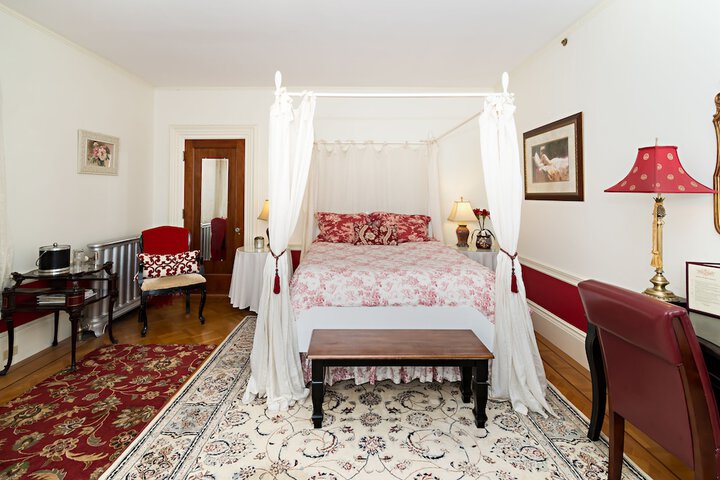 Room 28 of 88