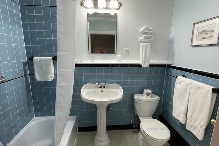 Room 16 of 32