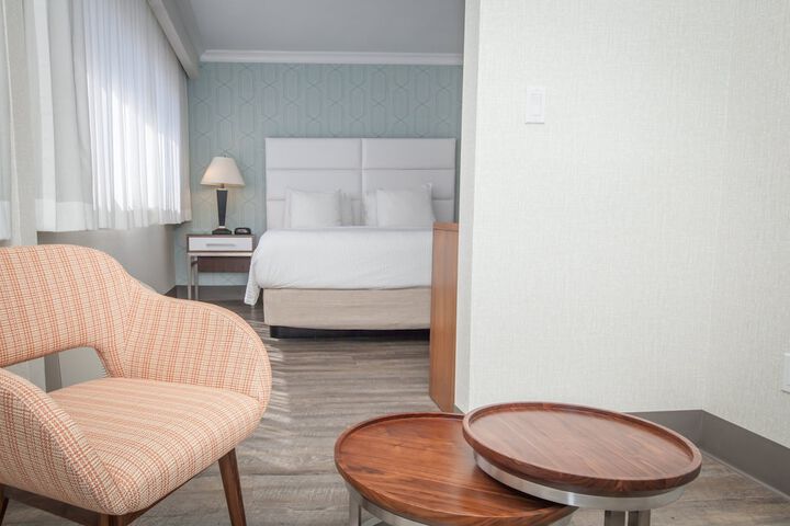 Room 42 of 76
