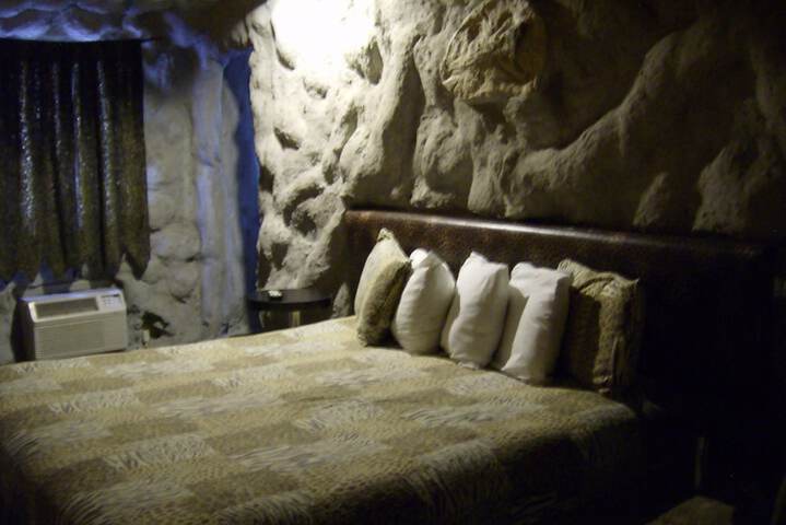 Room 20 of 38