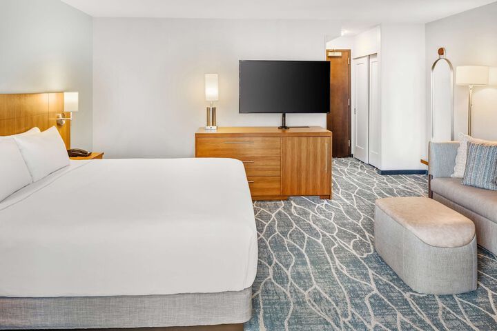 Room 32 of 79