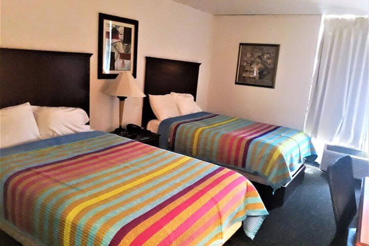 Room 52 of 75