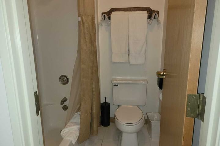 Room 21 of 40