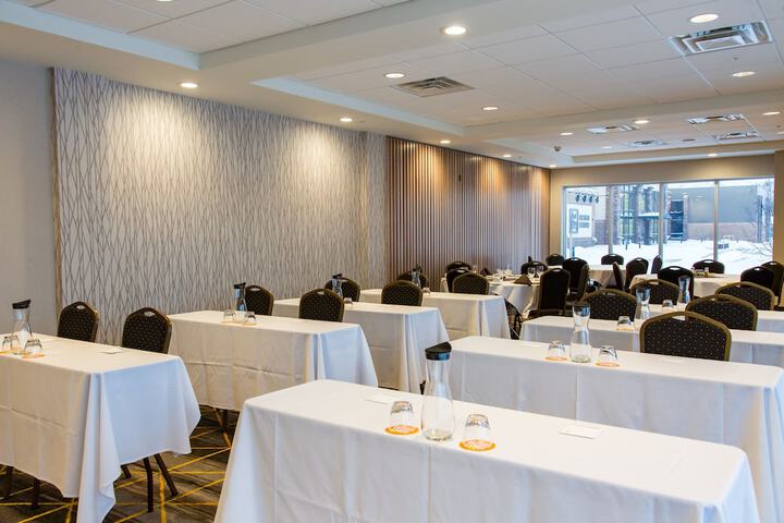 Holiday Inn Hotels and Suites Mount Pleasant by IHG